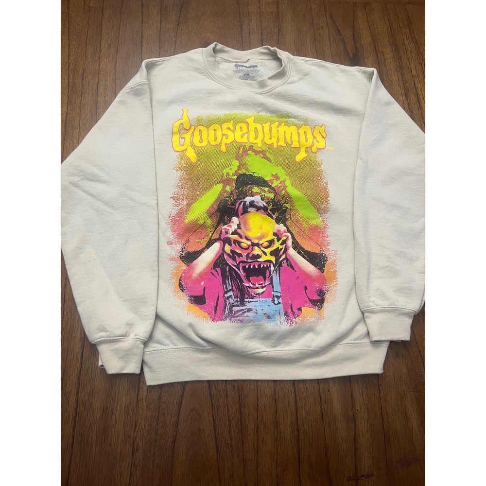 Goosebumps The Haunted Mask Graphic Sweatshirt Mens Medium Cream Crewneck Fleece